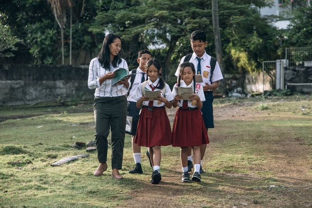 Ilustrasi membahas formasi seleksi guru SILN dan CLC 2026. Foto: Pexels