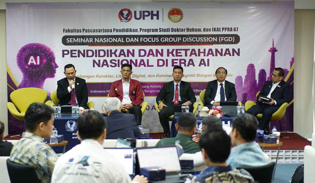 Ikatan Keluarga Alumni Program Pendidikan Reguler Angkatan 67 Lembaga Ketahanan Nasional Republik Indonesia (IKAL PPRA 67 Lemhannas RI) bersama Fakultas Pascasarjana Pendidikan dan Program Doktor Hukum Universitas Pelita Harapan (UPH) menggelar Seminar Nasional dan Focus Group Discussion (FGD) bertema ‘Pendidikan dan Ketahanan Nasional di Era AI: Membangun Karakter, Literasi Digital, dan Ketahanan Kognitif Bangsa Indonesia’. Kegiatan yang diselenggarakan secara hybrid ini berlangsung di Gedung Executive Education Center (EEC) Pascasarjana UPH, Kompleks Hotel Aryaduta, Semanggi, Jakarta Selatan, 20 Agustus 2026.