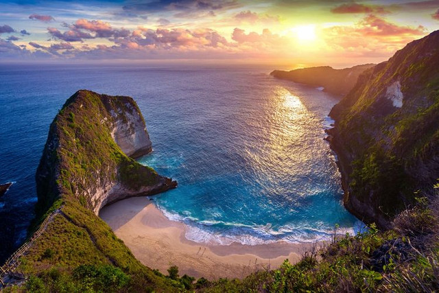 Pemandangan indah destinasi wisata alam di Indonesia. Foto: Unsplash
