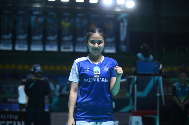 Maria Veronica Ngadien Prawesti, student-athlete badminton Universitas Padjajaran, saat berlaga di Campus League Badminton Regional Bandung. Foto: Dok. Campus League