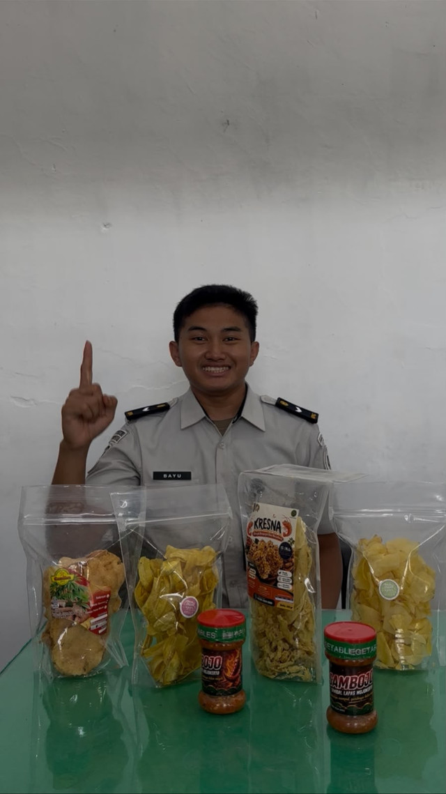 Implementasi UMKM Lapas Mojokerto melalui Produk Kripik dan Sambal (Foto:HumasLapasMoker)