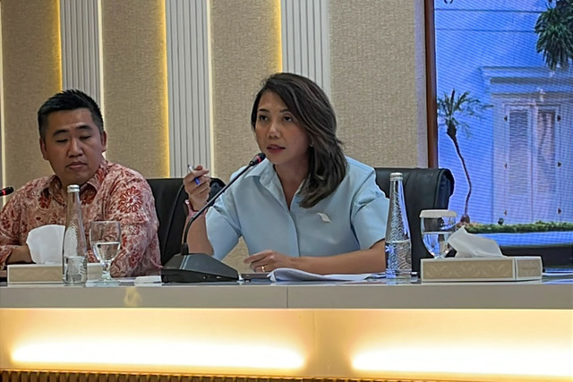 Jubir I Kemlu RI, Yvonne Mewengkang, memberikan keterangan dalam press briefing di Kantor Kemlu RI, Jakarta, Kamis (17/7/2026). Foto: Firda Brillianti/kumparan