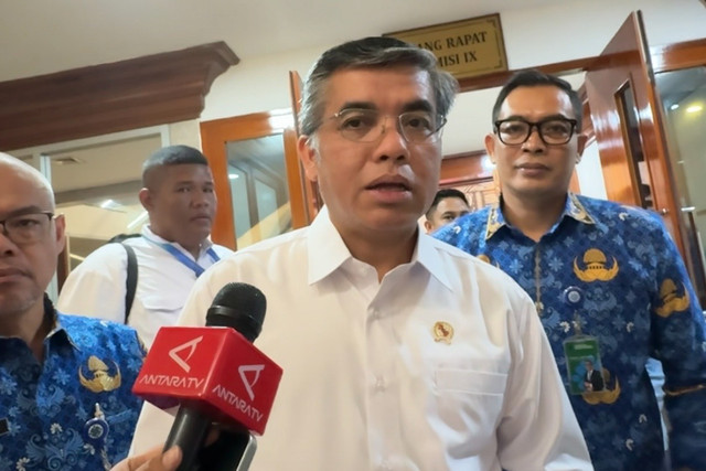 Menteri Ketenagakerjaan (Menaker) Yassierli, ketika ditemui di Kompleks Parlemen, Senayan, Kamis (17/9/2026). Foto: Muhammad Fhandra/kumparan