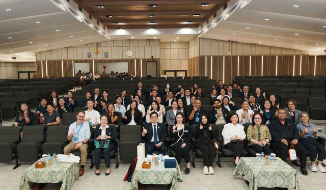 Universitas Pelita Harapan (UPH) terus memperluas jejaring kolaborasi internasional melalui kemitraan dengan perguruan tinggi mancanegara. Upaya tersebut diwujudkan melalui kunjungan Department of International Trade Promotion (DITP) Thailand bersama 15 perwakilan universitas Thailand ke Kampus UPH Lippo Village, Tangerang, pada 20 Agustus 2026.