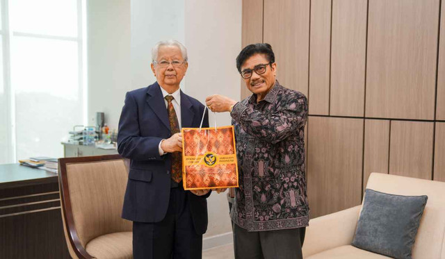 Membuka akses bagi mahasiswa untuk mendapatkan pengalaman akademik lintas negara menjadi salah satu peluang yang dijajaki Universitas Pelita Harapan (UPH) melalui pertemuan dengan H.E. Prof. (HC) Dr. Manahan M.P. Sitompul, S.H., M.Hum., Duta Besar Republik Indonesia untuk Bosnia dan Herzegovina, pada 26 Agustus 2026, di Kampus UPH Lippo Village, Tangerang.
