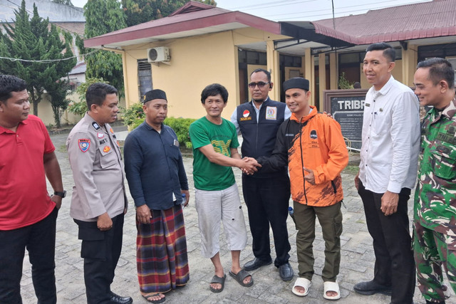 Permintaan maaf warga yang menyalakan musik saat warga lain beribadah salat, Deli Serdang, Rabu (16/9/2026). Foto: Dok. Polsek Tanjung Morawa