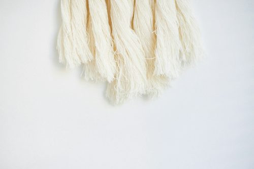 Ilustrasi Warm Ivory Artinya, Foto: Unsplash/Elena Putina