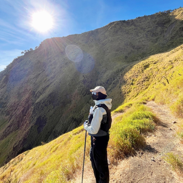 salah satu pendakian yang di lakukan yaitu mendaki gunung merbabu. Dokumentasi pribadi 