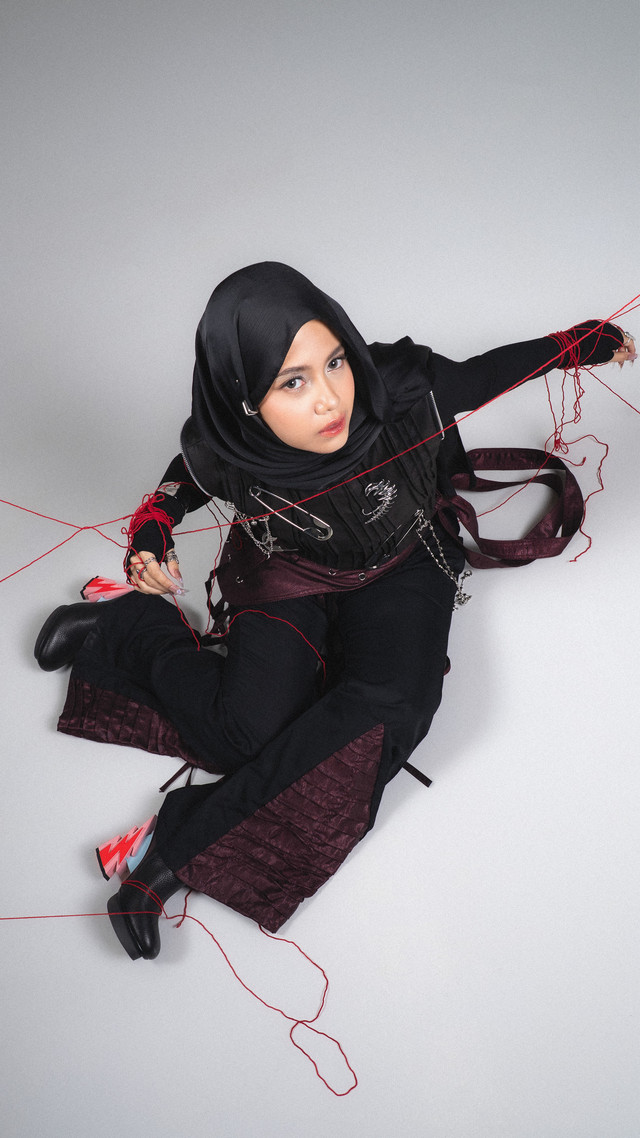 Remake Lagu Cinta Ini Membunuhku, Hanin Dhiya Beri Sentuhan Melankolis. Dok. Istimewa