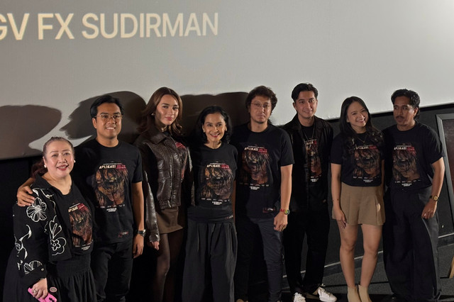 Para pemain dan tim produksi film Aplikasi Iblis dalam acara press conference di Jakarta Pusat, Kamis (17/9/2026). Foto: Hosana Solagracia Sifra/kumparan