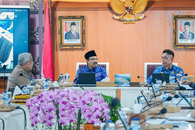 Menteri Sosial Saifullah Yusuf (Gus Ipul) ingatkan seluruh Kepala Sekolah Rakyat untuk menjaga integritas dan hindari penyimpangan dalam Rapat Dinas di Kantor Kemensos, Jakarta, Kamis (17/9/2026). Foto: Kemensos RI