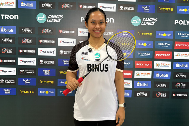 Aura Ihza Aulia, student-athlete badminton di Campus League Badminton Regional Bandung 2026. Foto: Aji Nugrahanto/kumparan