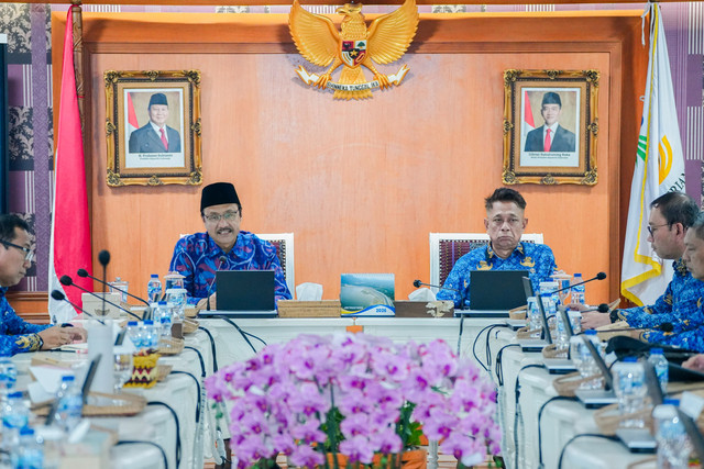 Menteri Sosial Saifullah Yusuf (Gus Ipul) tekankan pentingnya perbaikan sarana prasarana, tata kelola, dan integritas bagi seluruh jajaran Kementerian Sosial dalam Rapat Dinas di Kantor Kemensos, Jakarta, Kamis (17/9/2026). Foto: Kemensos RI