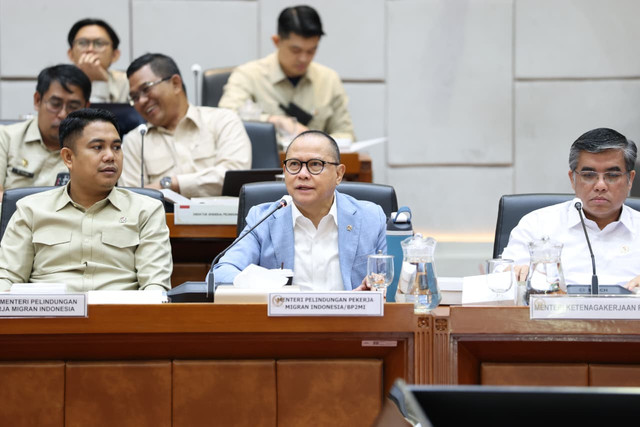 Rapat kerja (Raker) bersama Menteri Ketenagakerjaan (Menaker) Yassierli dan Menteri Pelindungan Pekerja Migran Indonesia Mukhtarudin, di Gedung Parlemen Senayan Jakarta, Kamis 17 September 2026. Foto: Dok. Istimewa