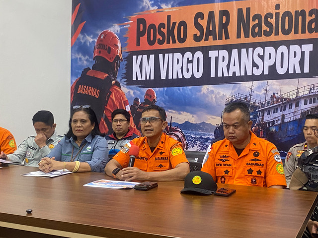 Direktur Operasi Basarnas, Laksma TNI Rudhi Bramantyo di Posko Nasional SAR KM Virgo, Kamis (17/9) Foto: kumparan