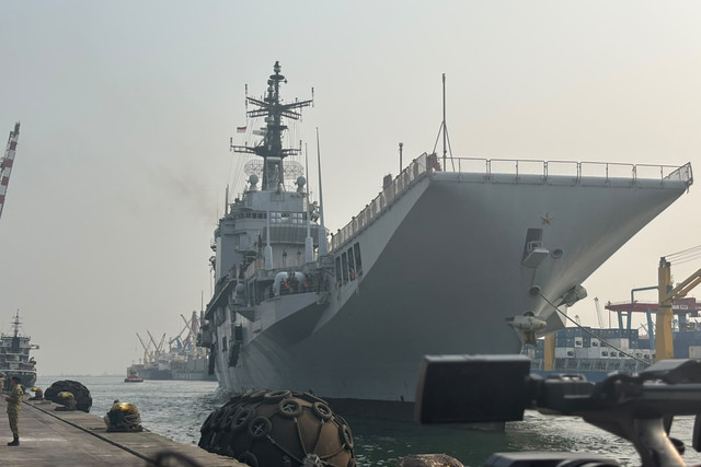 Kapal ITS Giuseppe Garibaldi resmi tiba dan sandar di Dermaga 6 Pelabuhan Tanjung Priok, Jakarta Utara, Jumat (18/9/2026). Foto: Pradya Tirta/kumparan