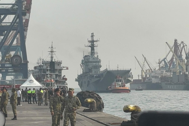 Kapal ITS Giuseppe Garibaldi resmi tiba dan sandar di Dermaga 6 Pelabuhan Tanjung Priok, Jakarta Utara, Jumat (18/9/2026). Foto: Pradya Tirta/kumparan