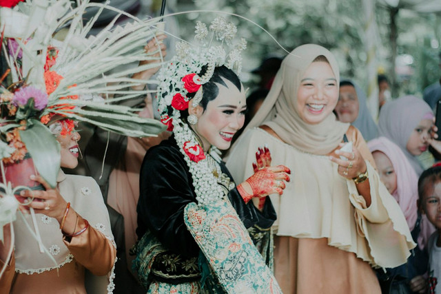 Ilustrasi Kembar Mayang adalah. Foto: Unsplash/ Rio Syhputra