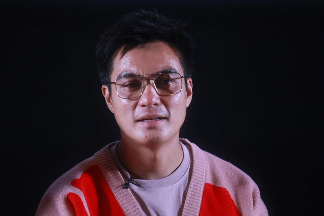 Sejumlah pemeran film Baim Wong, Raihaanun, Tarra Budiman, dan Jajang C. Noer saat hadir di konferensi pers official poster dan trailer film Beautiful Pain di Senayan City, Jakarta, Kamis, (17/9/2026). Foto: Agus Apriyanto
