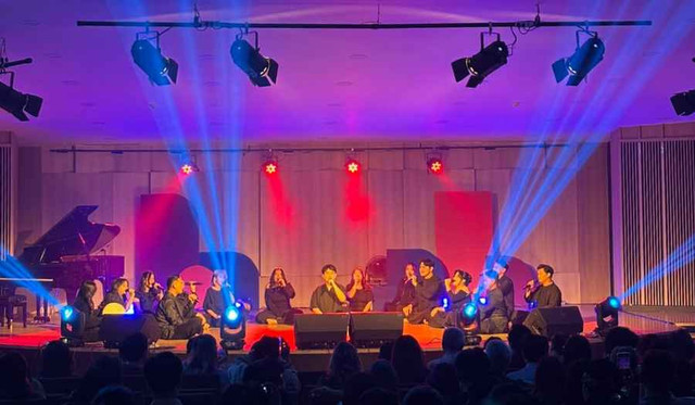 Setelah menjalani latihan selama kurang lebih satu tahun, UPHoria mematangkan persiapannya menuju panggung internasional melalui konser “STAYIN’ ALIVE” pada 4 September 2026 di Auditorium D501 UPH Kampus Lippo Village, Tangerang. Konser yang diselenggarakan Fakultas Musik Universitas Pelita Harapan (FM UPH) ini menjadi bagian dari persiapan menuju Busan Choral Festival & Competition (BCFC) 2026 di Korea Selatan pada 22–25 Oktober 2026.