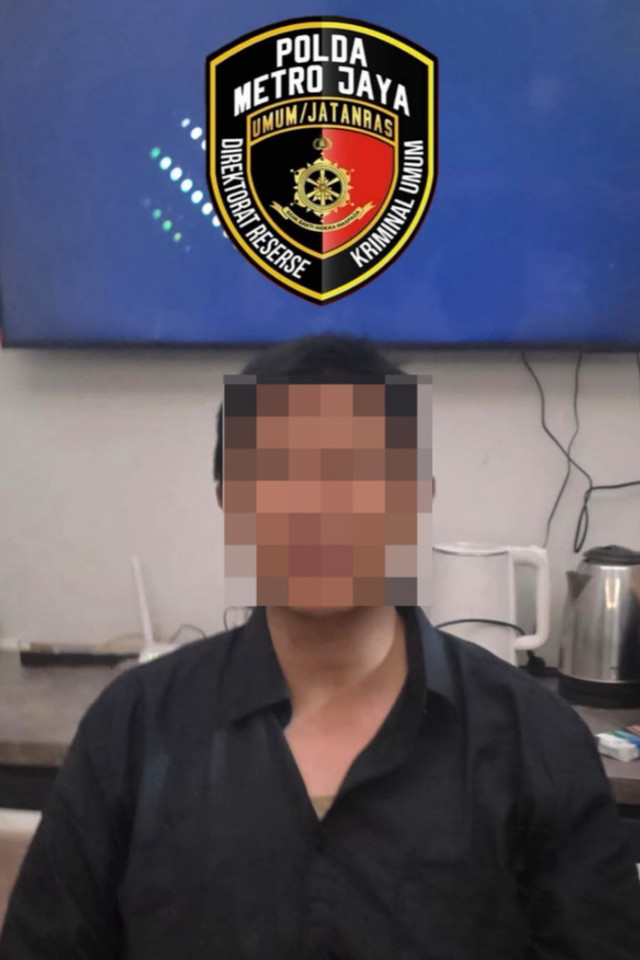 Tersangka pria yang menganiaya perempuan di Mall Senayan City. Foto: Dok. Istimewa