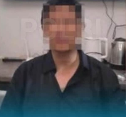 Pria berinisial R (44), penendang perempuan di mal Senayan City diamankan polisi di Penjaringan, September 2026. Foto: Dok Polda Metro Jaya