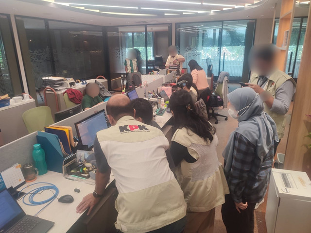 KPK menggeledah kantor PT Summarecon Agung Tbk di Jalam Perintis Kemerdekaan Jakarta Timur, Jumat (18/9/2026). Foto: Dok. Humas KPK