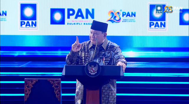 Presiden Prabowo Subianto memberikan sambutan dalam acara peluncuran Gerakan PANSar Murah Nasional sekaligus Malam Puncak HUT ke-28 PAN di Plenary Hall, JCC, Jakarta, Jumat (18/9/2026). Foto: Youtube/PAN TV
