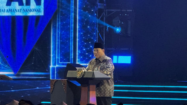 Presiden Prabowo Subianto memberikan sambutan dalam acara peluncuran Gerakan PANSar Murah Nasional sekaligus Malam Puncak HUT ke-28 PAN di Plenary Hall, JCC, Jakarta, Jumat (18/9/2026). Foto: Zahira Hilman/kumparan