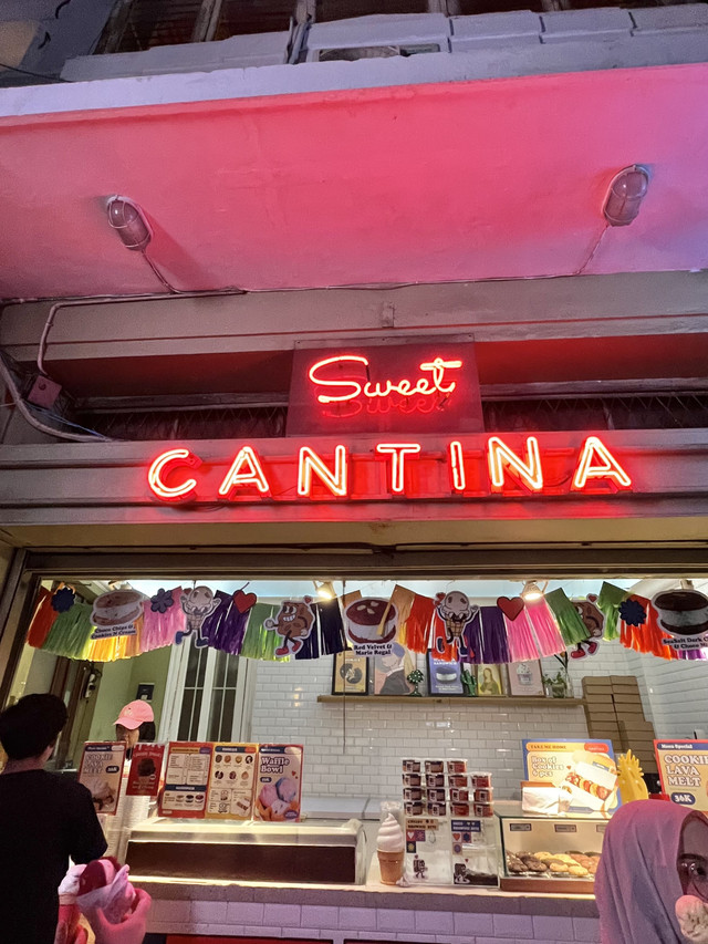 Sweet Cantina menjadi salah satu kedai es krim yang berada di kawasan Jalan Braga, Bandung. (Dokumentasi pribadi)