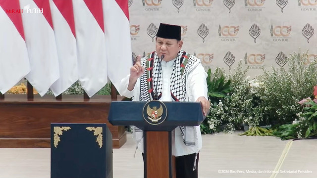 Presiden Prabowo berpidato saat acara Peringatan 100 Tahun Pondok Modern Darussalam Gontor di Ponorogo, Jawa Timur, Sabtu (19/9/2026). Foto: Youtube/Sekretariat Presiden