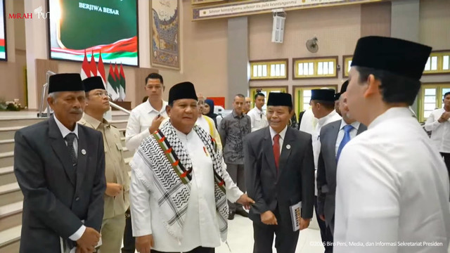 Presiden Prabowo usai acara Peringatan 100 Tahun Pondok Modern Darussalam Gontor di Ponorogo, Jawa Timur, Sabtu (19/9/2026). Foto: Youtube/Sekretariat Presiden