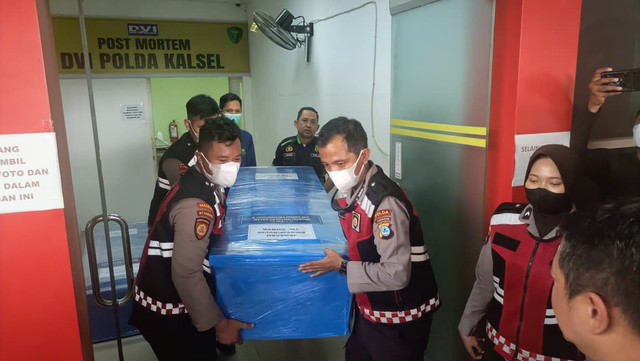 Tim DVI Polri berhasil mengidentifikasi dan menyerahkan 9 jenazah korban KM Virgo Transport 8 kepada keluarga, serta siapkan 140 personel dalam operasi pencarian dan identifikasi, Jumat (19/9/2026). Foto: Dok. Polri