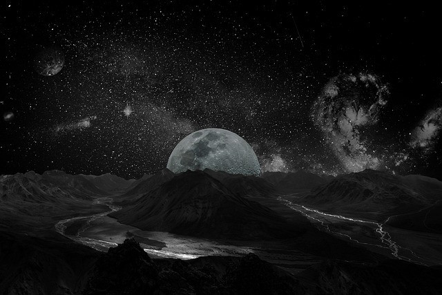 Ilustrasi moon, universe, nature. Foto: Pixabay