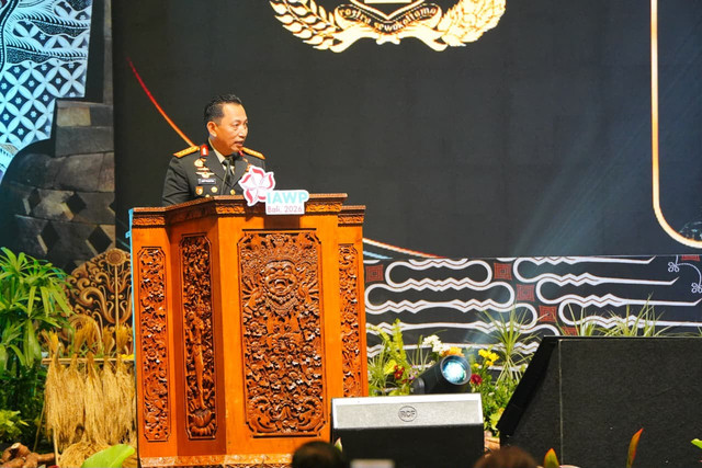 Kapolri Listyo Sigit Prabowo di pembukaan The 63rd International Association of Women Police (IAWP) 2026 di Bali, Minggu (20/9/2026). Foto: Polri