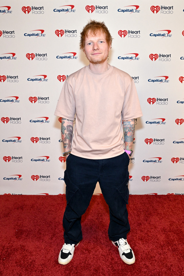 Ed Sheeran tampil pada acara iHeartRadio KISS108 Jingle Ball 2025 di TD Garden, Boston, Massachusetts, AS pada 14 Desember 2025, Foto: Paras Griffin/Getty Images/AFP
