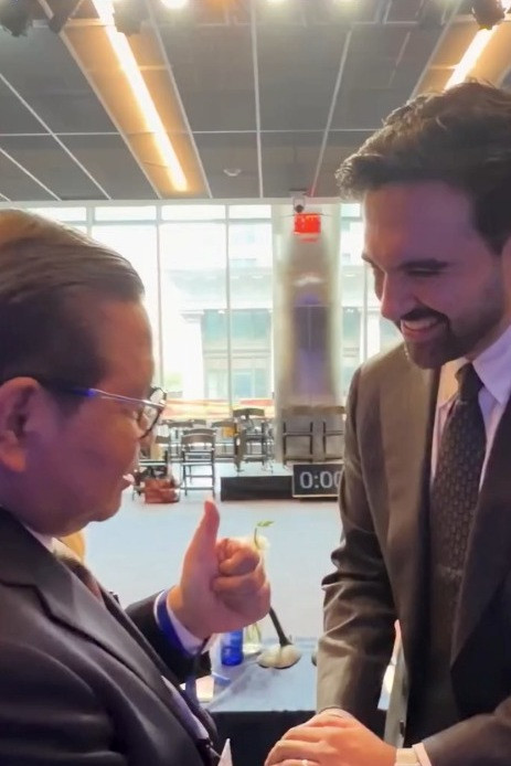 Gubernur DKI Jakarta Pramono Anung bertemu dengan Wali kota di New York City Zohran Mamdani, Sabtu (19/9/2026). Foto: Instagram/@pramonoanungw