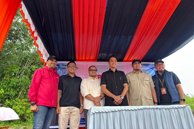 Wakil Ketua Komisi VI DPR RI dari Fraksi Gerindra Andre Rosiade meresmikan BTS pertama di Desa Talawi Mudiak, Kecamatan Talawi, Kota Sawahlunto, resmi diresmikan, Sabtu (19/9/2026). Foto: Dok. Istimewa