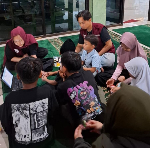 1.1 Proses bimbingan belajar. Sumber : Dokumentasi Pribadi (2026)