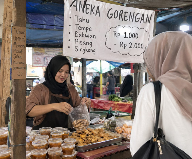 Ilustrasi kegiatan usaha UMKM. Sumber: Dokumentasi pribadi (AI).