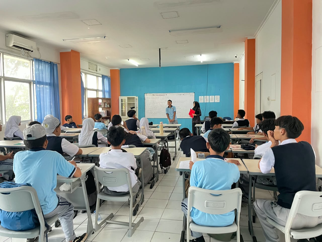 Gambar ini diambil oleh penulis saat sedang melakukan kegiatan mengajar di salah satu sekolah di Tangerang Selatan