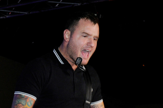 Gitaris New Found Glory Chad Gilbert tampil dalam tur "Pop Punk's Not Dead" di Hard Rock Cafe, Las Vegas, Nevada, pada 19 November 2011. Foto: Ethan Miller/Getty Images/AFP