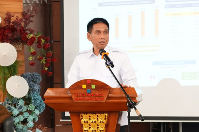 Wamendagri Akhmad Wiyagus dorong kolaborasi lintas sektor hingga tingkat desa untuk percepat penanganan TB di Pangandaran, Senin (21/9/2026). Foto: Kemendagri RI