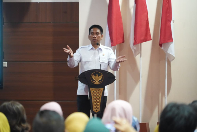 Wamendagri Akhmad Wiyagus dalam Pertemuan Lintas Sektor dan Diskusi Interaktif di Pendopo Bupati Ciamis, Jawa Barat, Senin (21/9/2026). Foto: Kemendagri RI