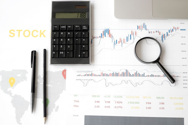 Ilustrasi membahas poin-poin aturan baru pemegang saham BEI. Foto: Pexels