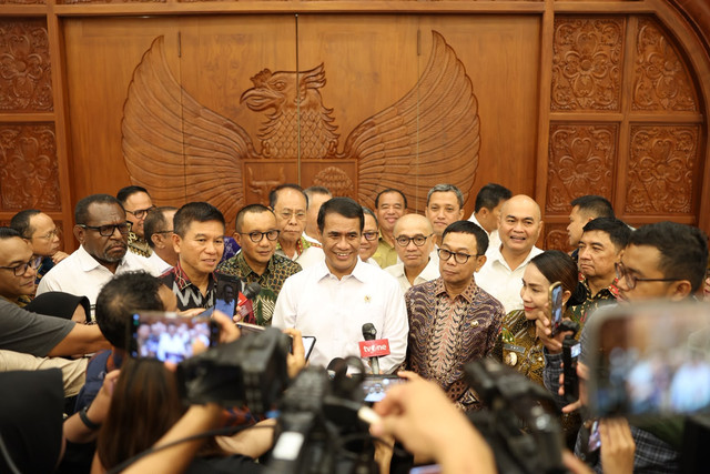 Mentan Andi Amran Sulaiman menghadiri acara Koordinasi Program Khusus Pemerintah untuk Bioethanol di Jakarta, Senin (21/9/2026). Foto: Kementan RI