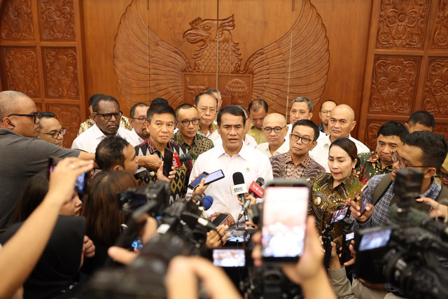 Mentan Andi Amran Sulaiman menghadiri acara Koordinasi Program Khusus Pemerintah untuk Bioethanol di Jakarta, Senin (21/9/2026). Foto: Kementan RI