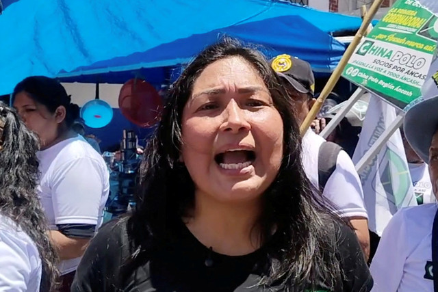 Jurnalis sekaligus calon gubernur asal Peru Susy Ysabel Aponte Polo de Tello sedang diwawancarai sesaat sebelum ia ditembak di Caraz, Peru, Sabtu (19/9/2026). Foto: VICTOR CASTILLO/ RIMA RIMA NOTICIAS/via REUTERS