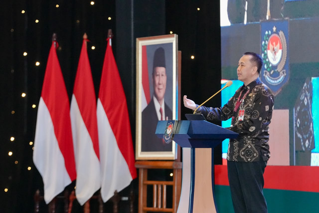 Dirjen Bina Keuangan Daerah (Keuda) Kemendagri Agus Fatoni menjadi narasumber pada Rapat Penguatan Tata Kelola Lembaga Dewan Kerajinan Nasional (Dekranas), TP PKK, dan Tim Pembina Posyandu se-Indonesia Bagian Barat di Jakarta, Selasa (22/9/2026). Foto: Kemendagri RI