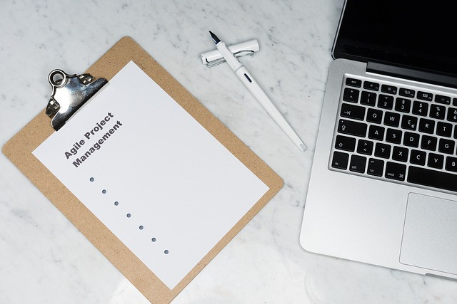 Ilustrasi project management, product management, company. Foto: Pixabay